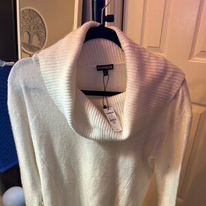 Express off white sweater size M